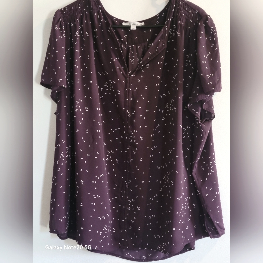 1/4 sleeve plum and white blouse (size 1X)